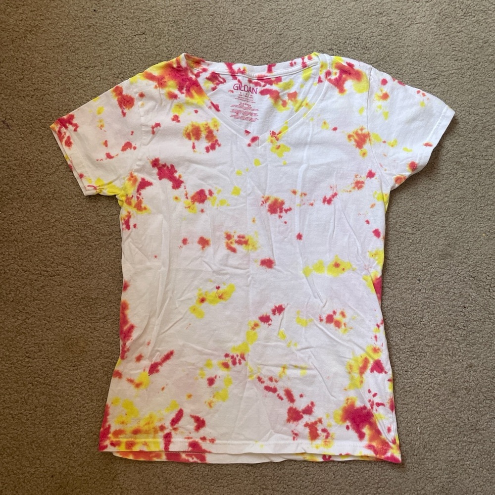 Tie dye V-neck